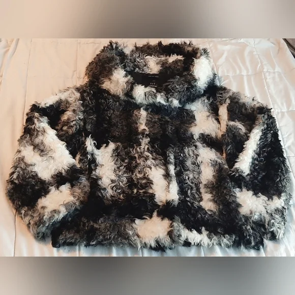 Zara Trf OuterWear Fluffy Faux Fur Patchwork Jacket - Picture 3 of 16